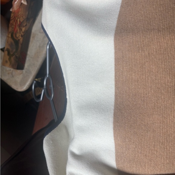 Color Block Sweater - Picture 2 of 7